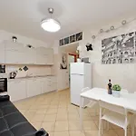 Gallery Apartment *