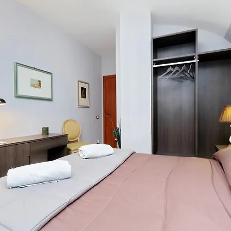 Apartment Gallery *